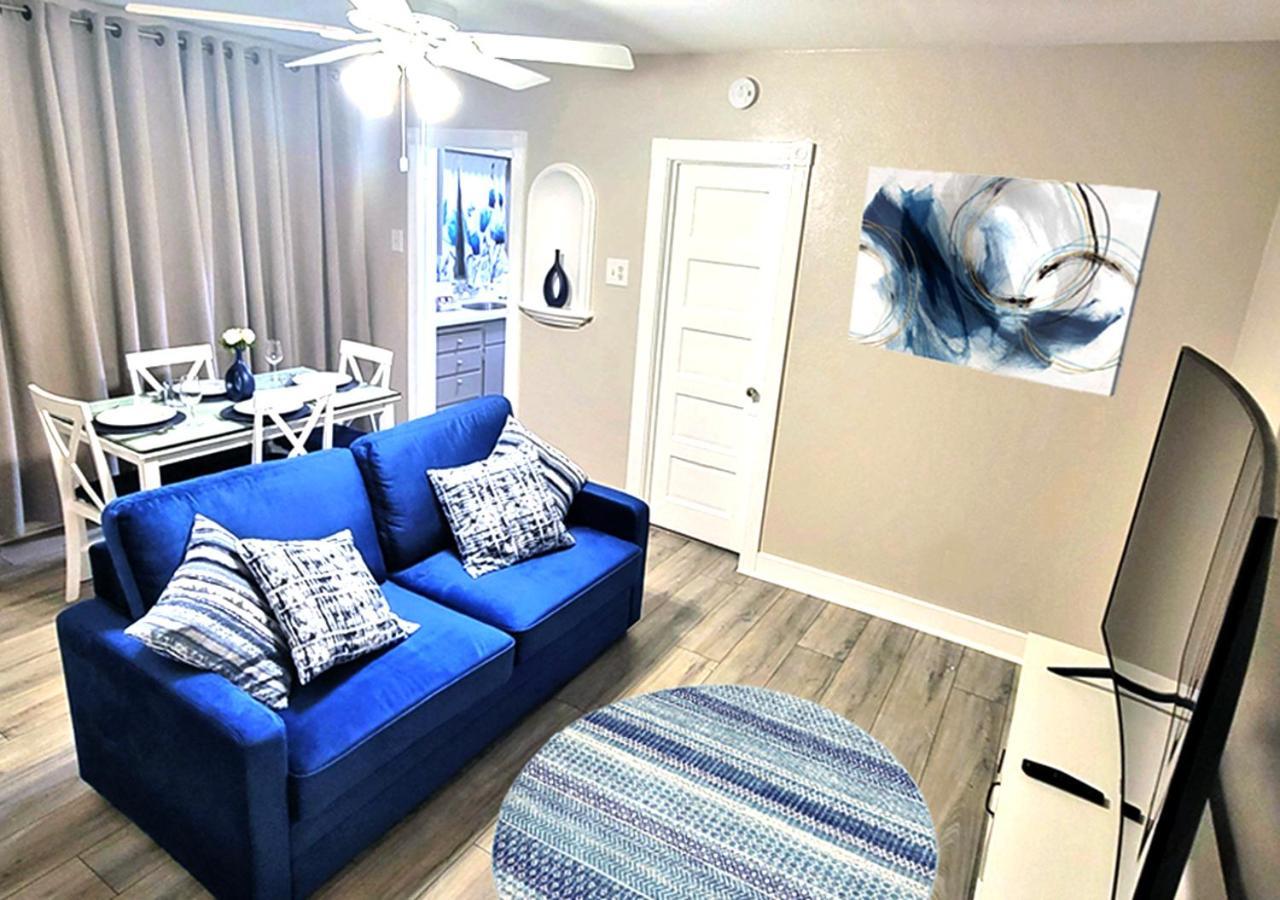 Beautiful Guesthouse, Sleeps 4 - Kitchen, Private Laundry, Ac, Parking, 65' Tv, Close To Stores, Restaurants & Beach Long Beach Bagian luar foto